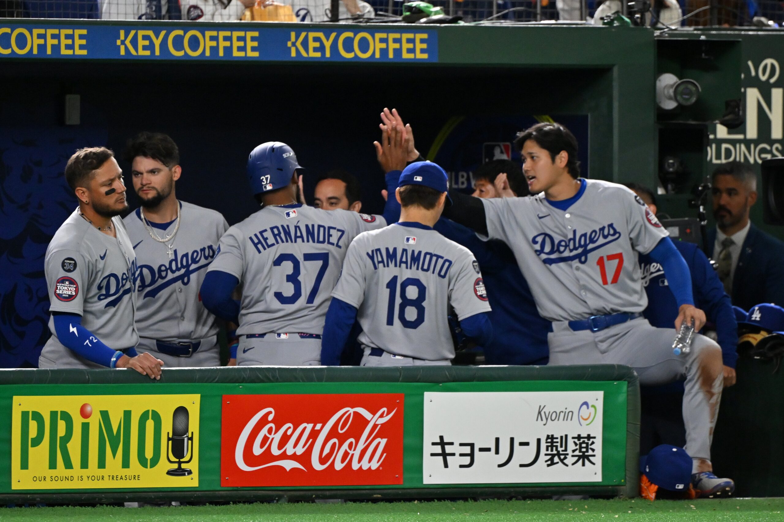 Los Dodgers pegan primero en Tokio