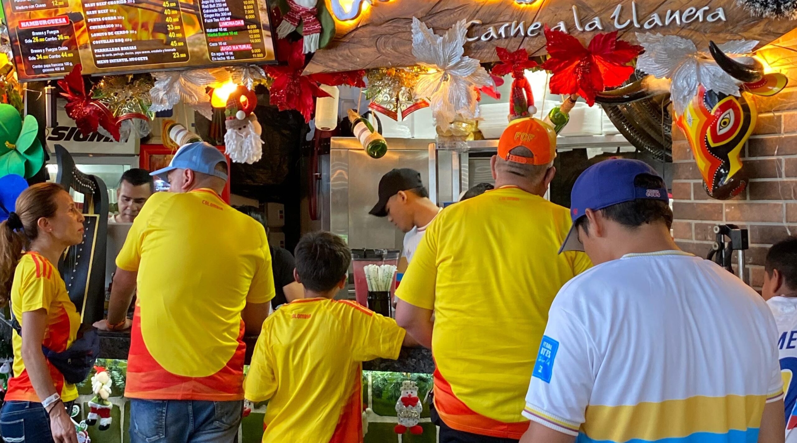 ¡Estamos listos!, destaca el alcalde Alejandro Char antes del partido de Colombia ante Paraguay en Barranquilla