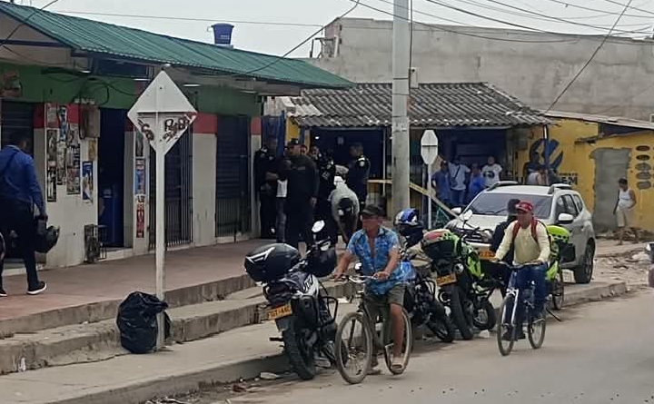 Tienda en Soledad fue atacada con granada y disparos tras presuntas exigencias extorsivas