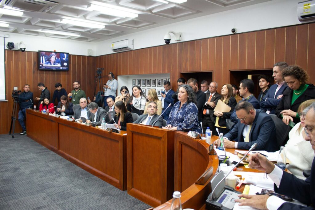 Reforma laboral fue aprobada en tercer debate y pasa a plenaria del ...