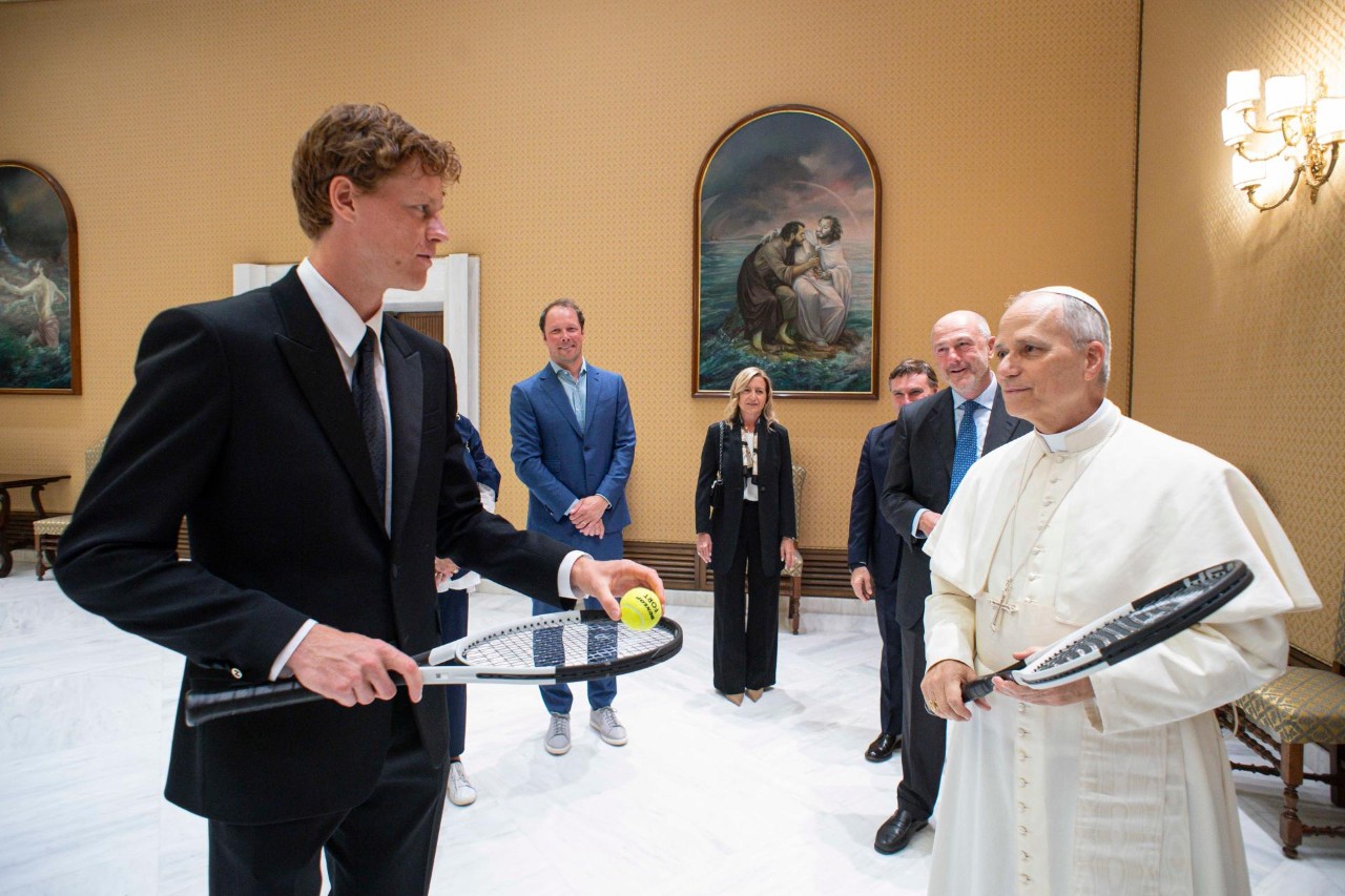 El papa León XIV recibió al tenista italiano y número uno del mundo, Jannik Sinner