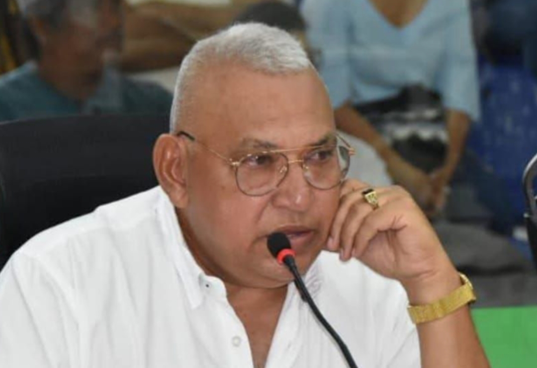 Concejal Edgardo Acuña denuncia irregularidades en programa de Mejoramiento de Vivienda del Distrito