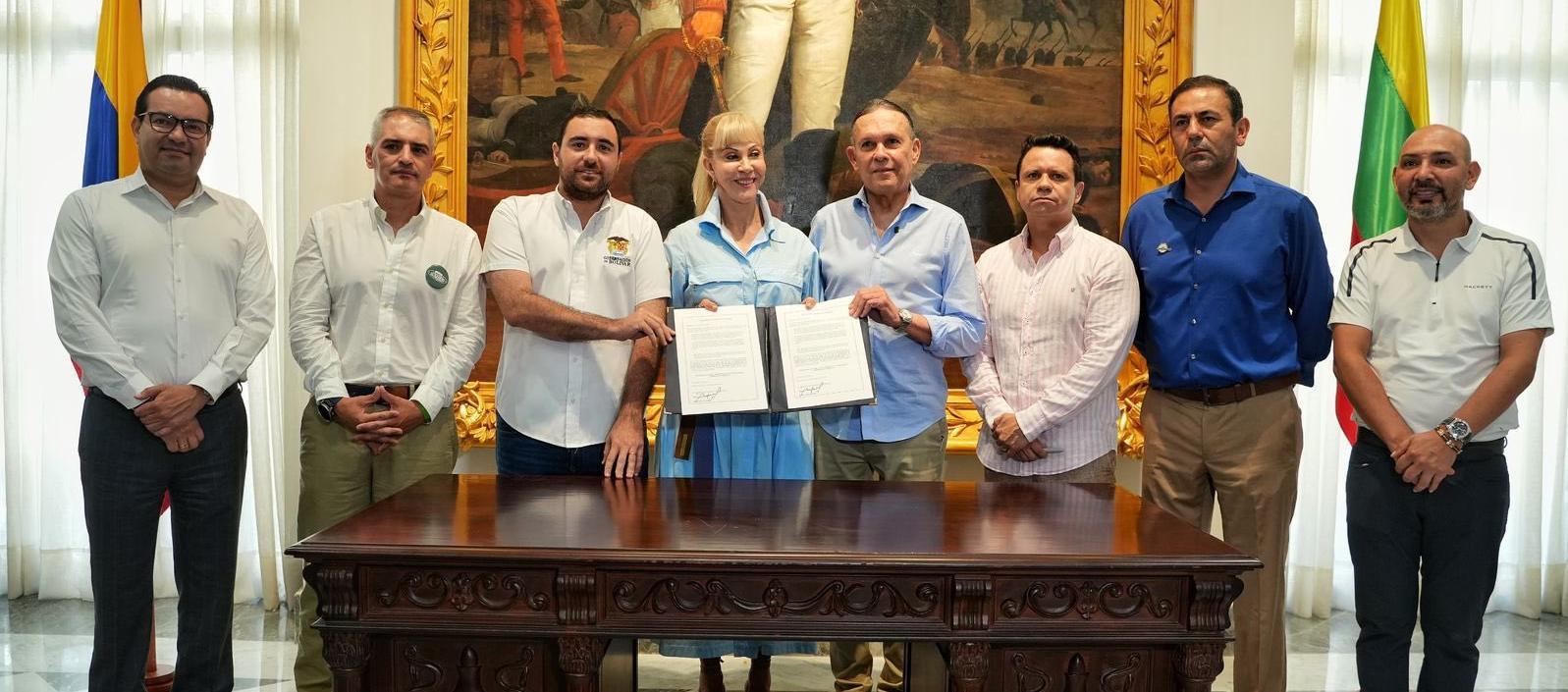 Presidente del Congreso sancionó dos leyes objetadas por Petro