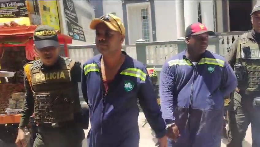 Capturan a dos hombres por verter sustancia peligrosa en la Ciénaga de Mallorquín