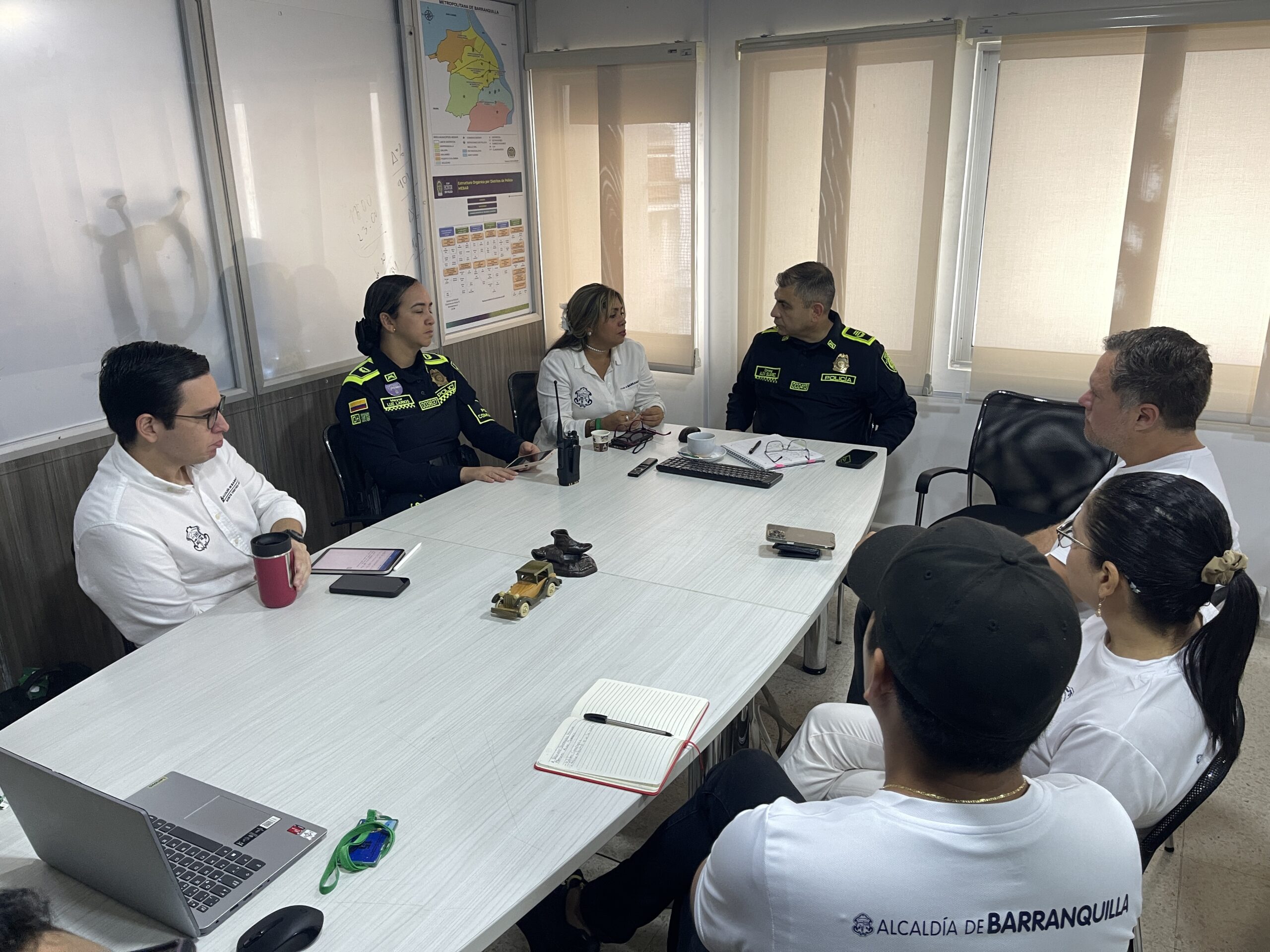 Distrito y Policía Metropolitana fortalecen alianza por una ‘Barranquilla Limpia y Linda’