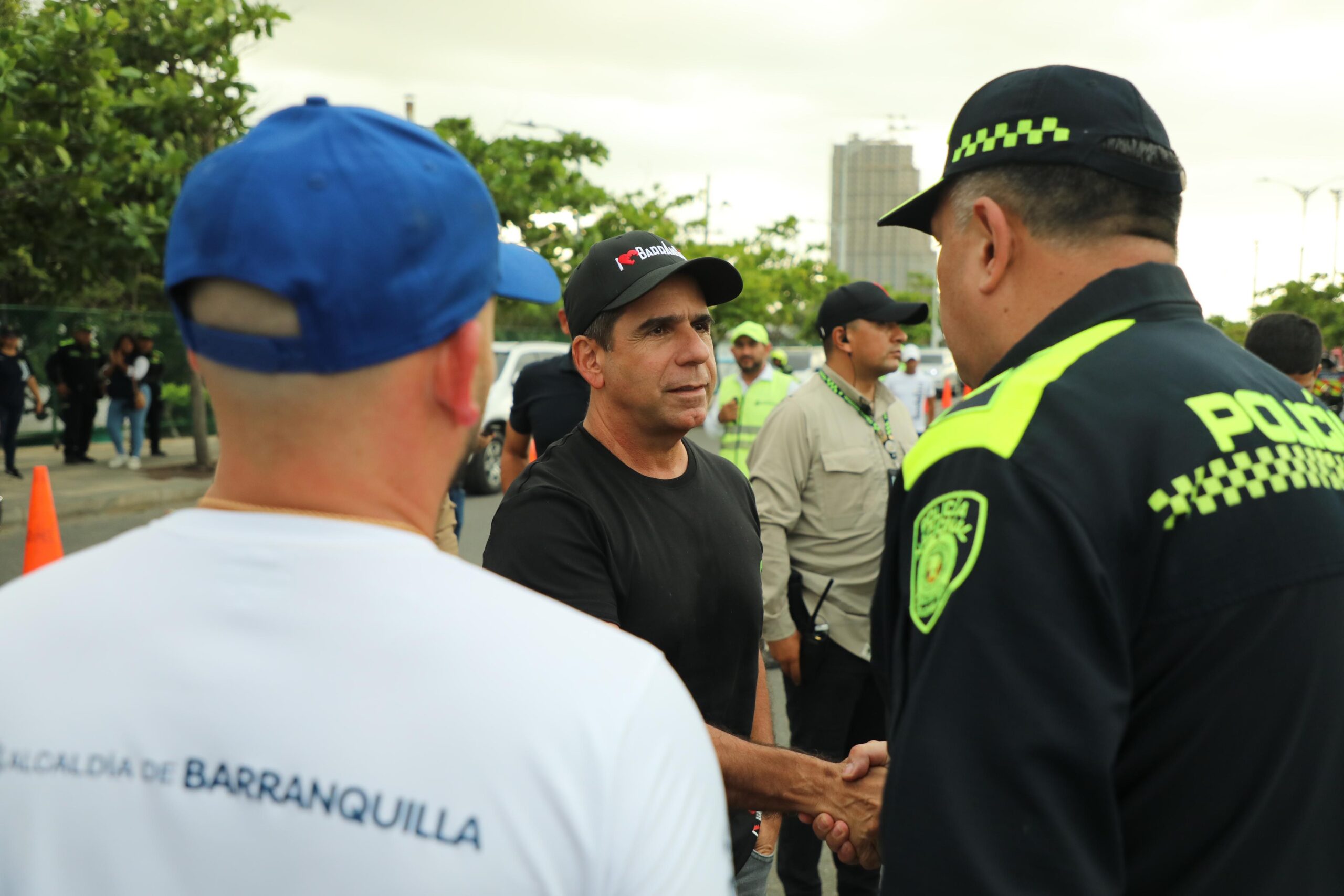 Entregamos 87 motocicletas nuevas para que la seguridad llegue a cada rincón de Barranquilla: alcalde Char