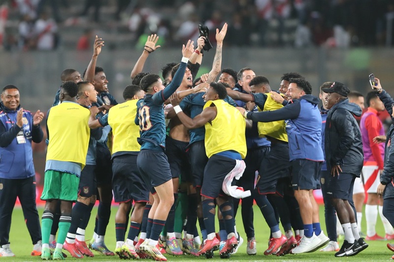 Perú no pudo ante un Ecuador que ya está en el Mundial