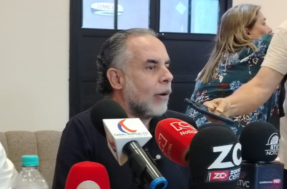Investigación de Procuraduría aclarará malentendidos: Benedetti por uso de avión de Policía
