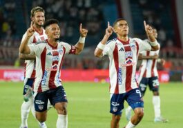 Jugadores del Junior celebrando un gol en el estadio Metropolitano