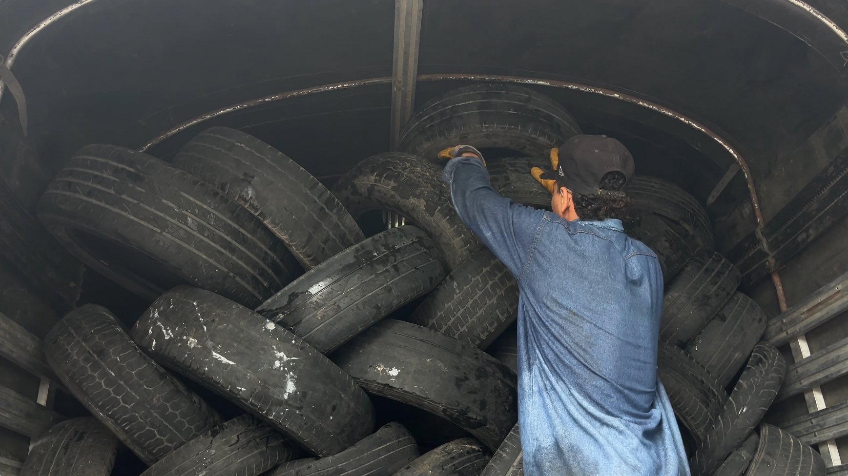 Más de 2 toneladas de residuos recolectadas en jornada de limpieza en la vía La Cordialidad