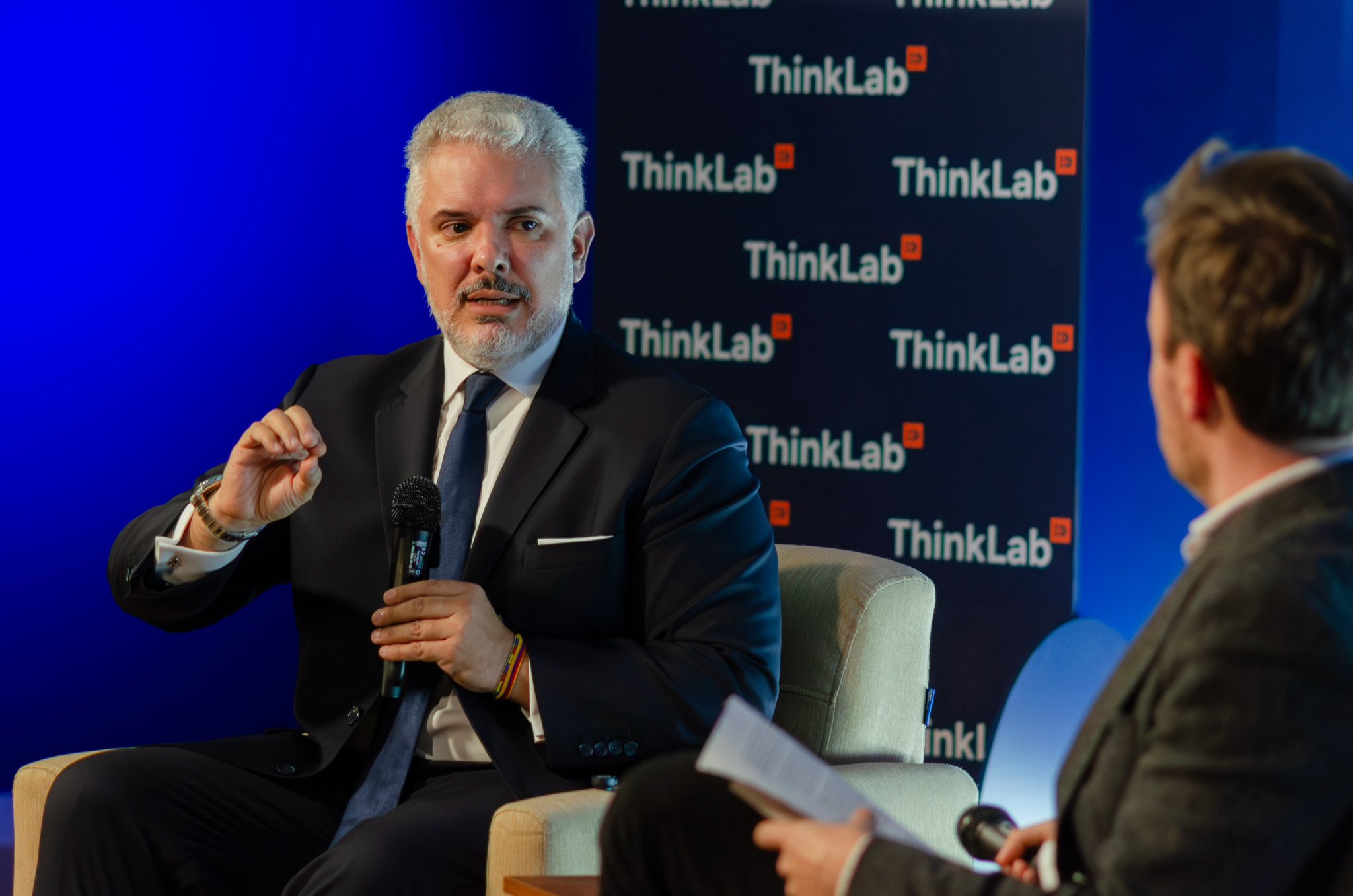 Duque advierte sobre “degradación del poder presidencial” en Colombia
