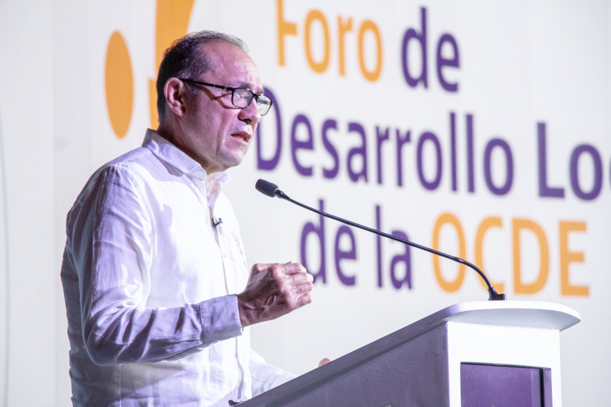 En la OCDE, Ministro de Trabajo destacó esfuerzos del presidente Petro para fortalecer la clase obrera