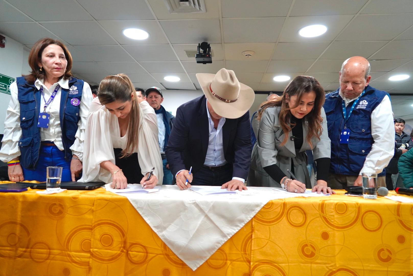 Gobierno y Comité del Paro Arrocero firman acuerdo que pone fin a la movilización nacional