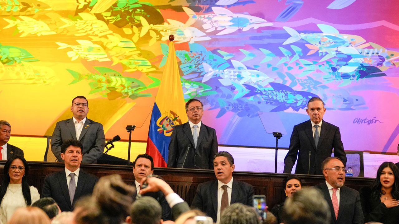 Petro resaltó solidez económica de su gobierno: cayó el costo de vida, y aumentó el salario mínimo y la producción agroindustrial