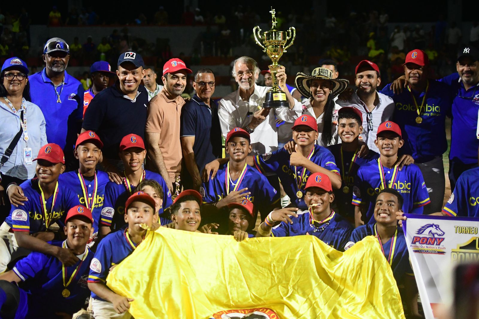 Gobernador Verano gestionará visas para selección U-14 de béisbol que viajará a EE. UU.
