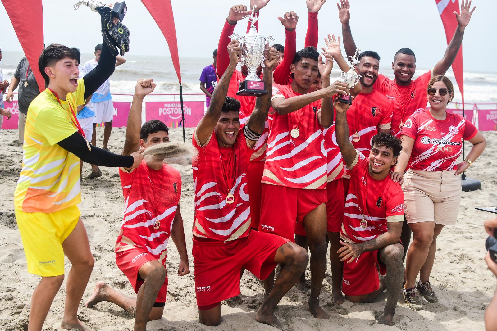 Golazos, talento y emoción en el Torneo Regional de Juventudes de Fútbol Playa