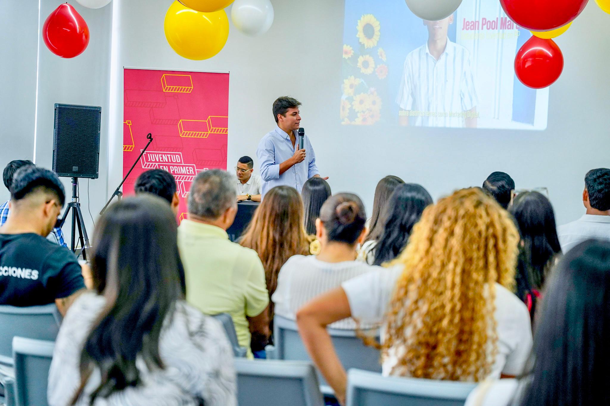 40 jóvenes se graduaron de ‘Juventud en Primer Plano’, la escuela política impulsada por el diputado Camilo Torres Villalba