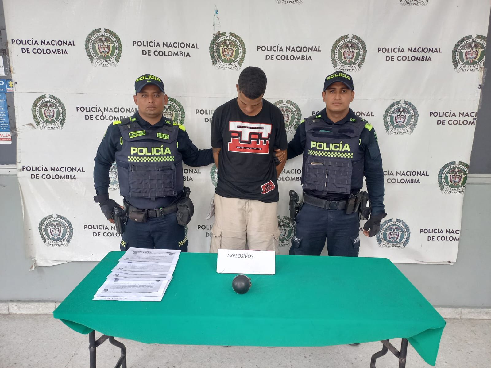 Capturan a alias ‘Víctor’ con granada y panfletos de ‘Los Costeños’