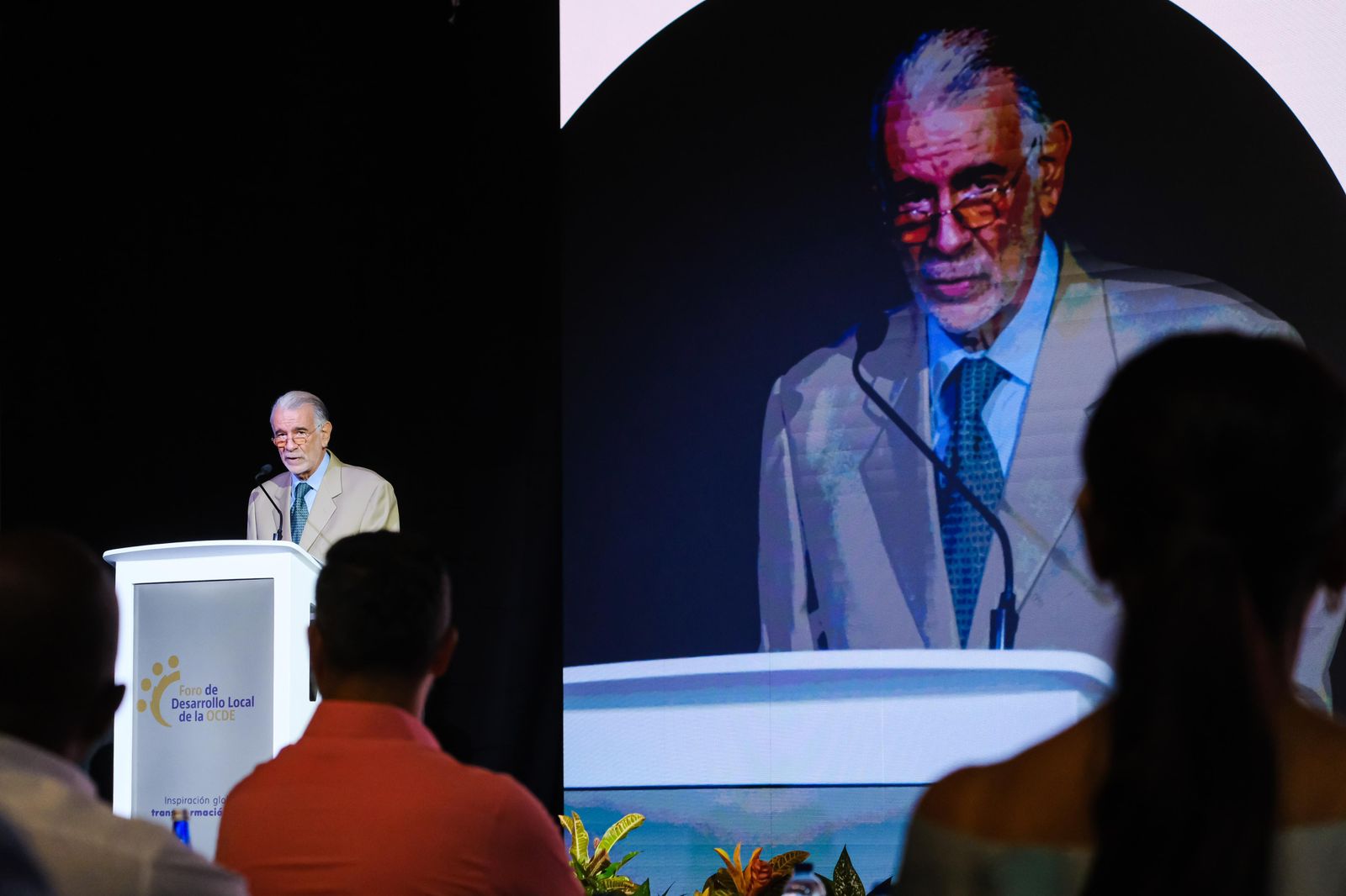 El desarrollo no baja del poder central, se construye desde el territorio: gobernador Eduardo Verano en apertura del Foro OCDE