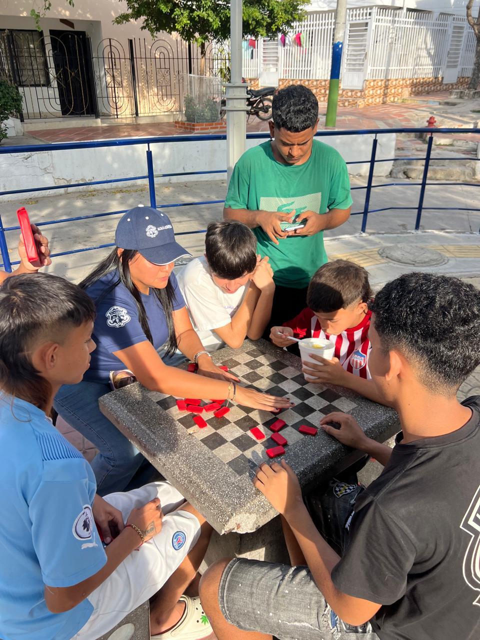 Diálogo comunitario transforma conflicto vecinal en oportunidad de convivencia en parque de Conidec