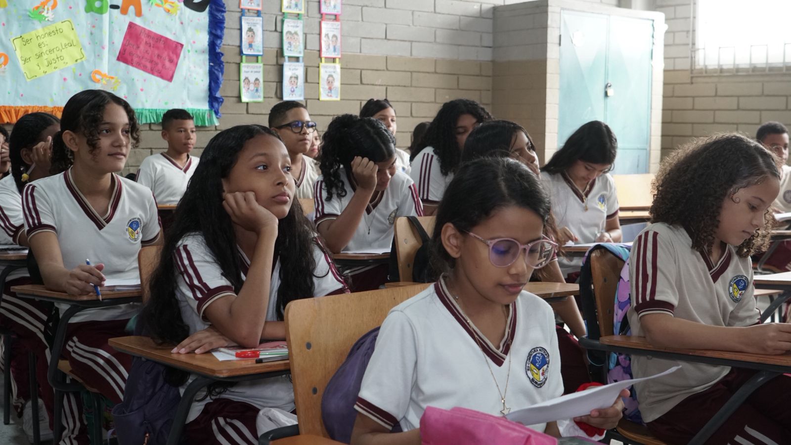 Más de 193.300 estudiantes regresaron hoy a clases en Barranquilla