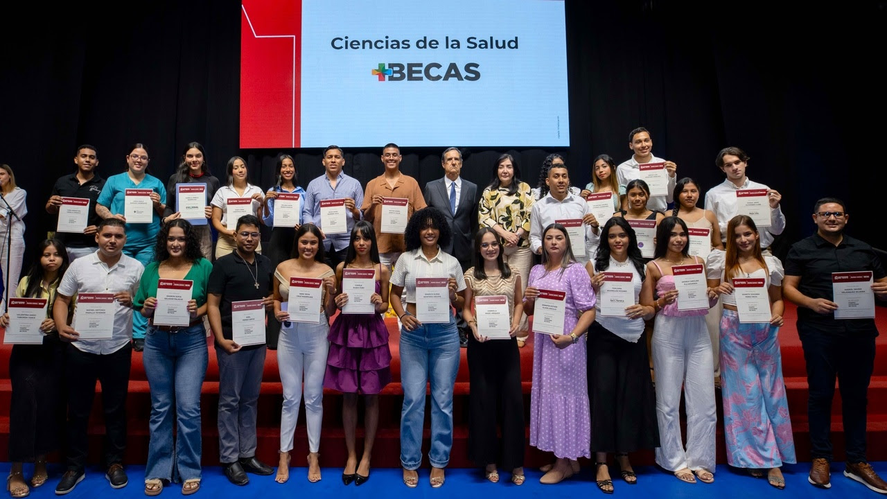 Con nuevos donantes y más de 250 becas, impulsamos el talento joven de la región y el país