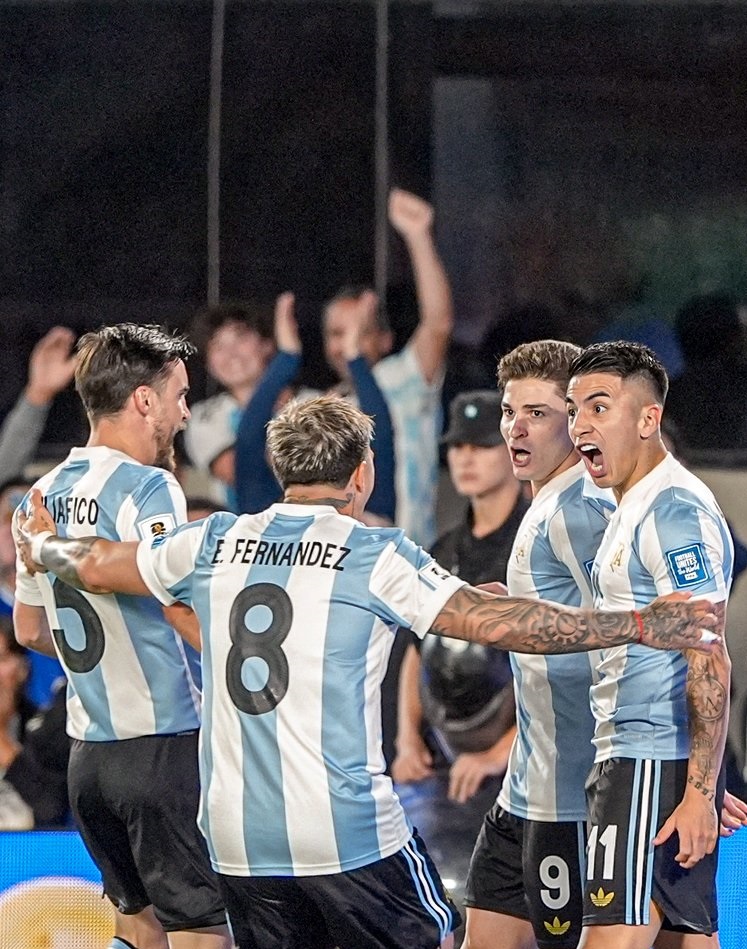 Argentina sigue liderando clasificación de selecciones mayores de la FIFA