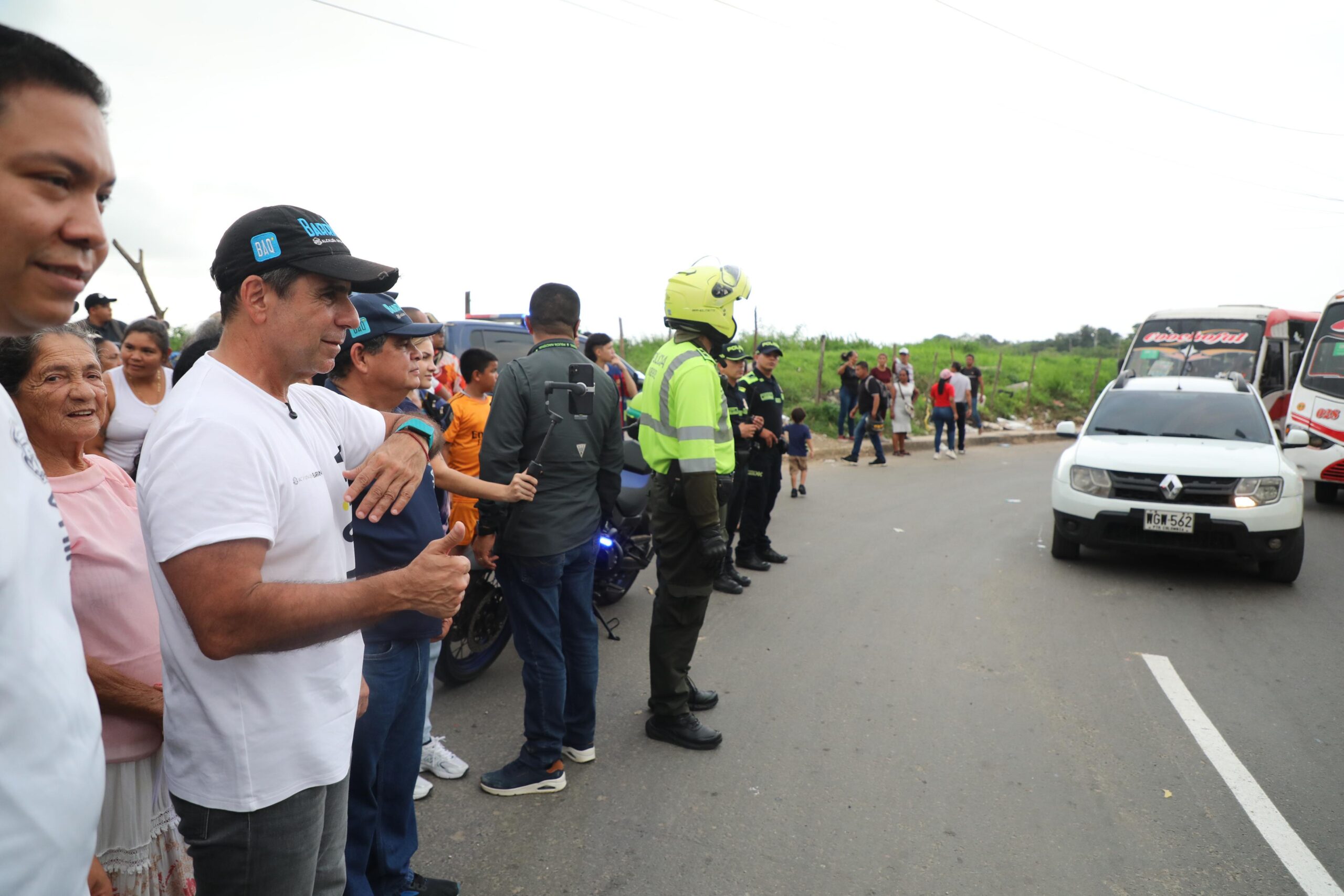 Alcalde Char entrega vías en 4 barrios de Barranquilla: San Roque, Las Nieves, 7 de Abril y Sevilla Real