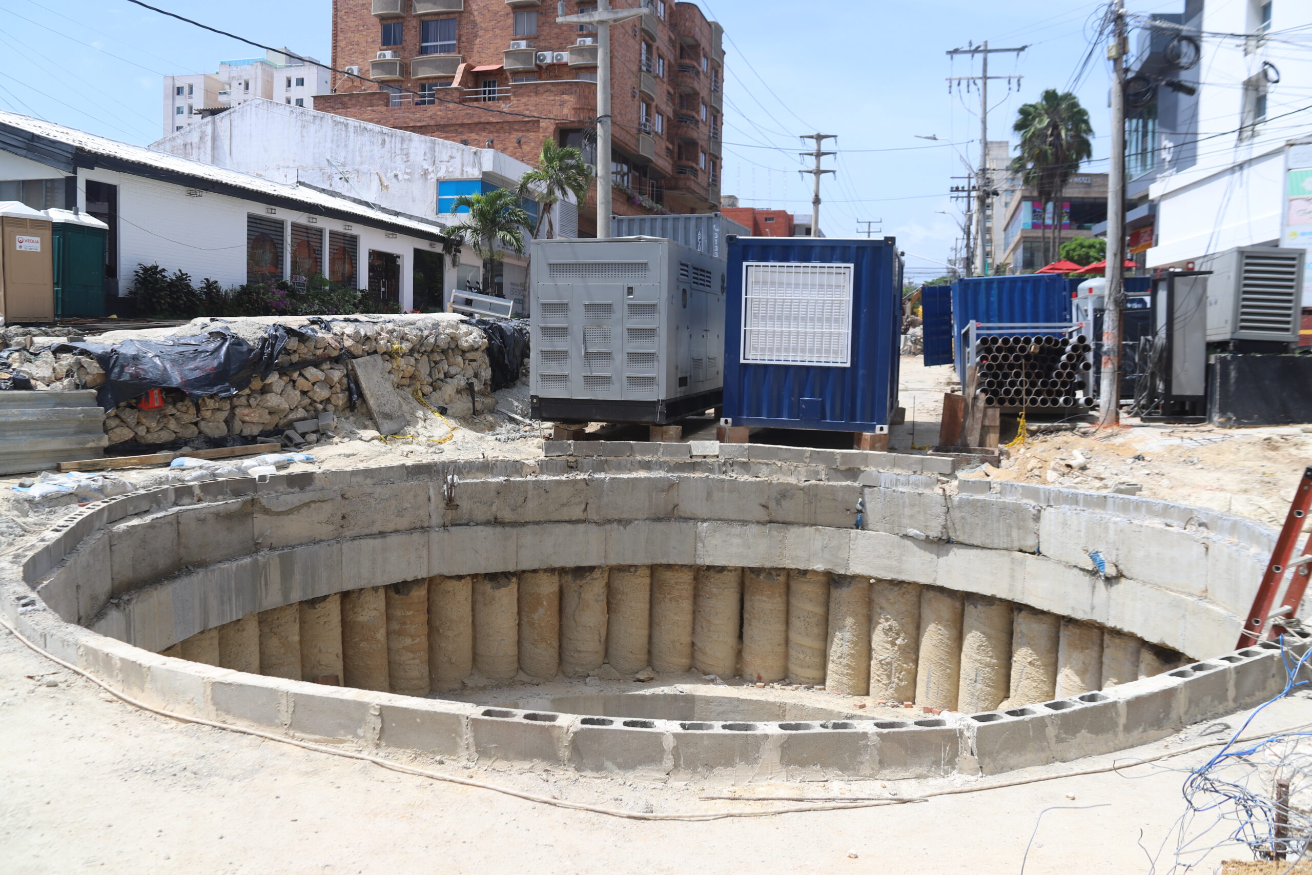 Con varios frentes de obra activos, construimos una solución definitiva para el arroyo de la calle 85: alcalde Char