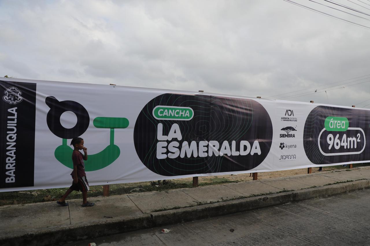 Distrito dio inicio a las obras de cancha deportiva en La Esmeralda