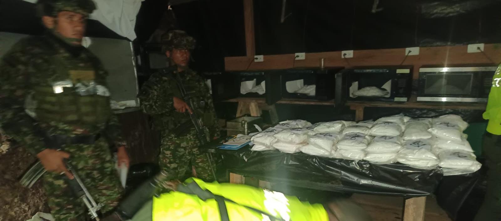 Incautan media tonelada de cocaína y destruyen centro de producción en Cesar