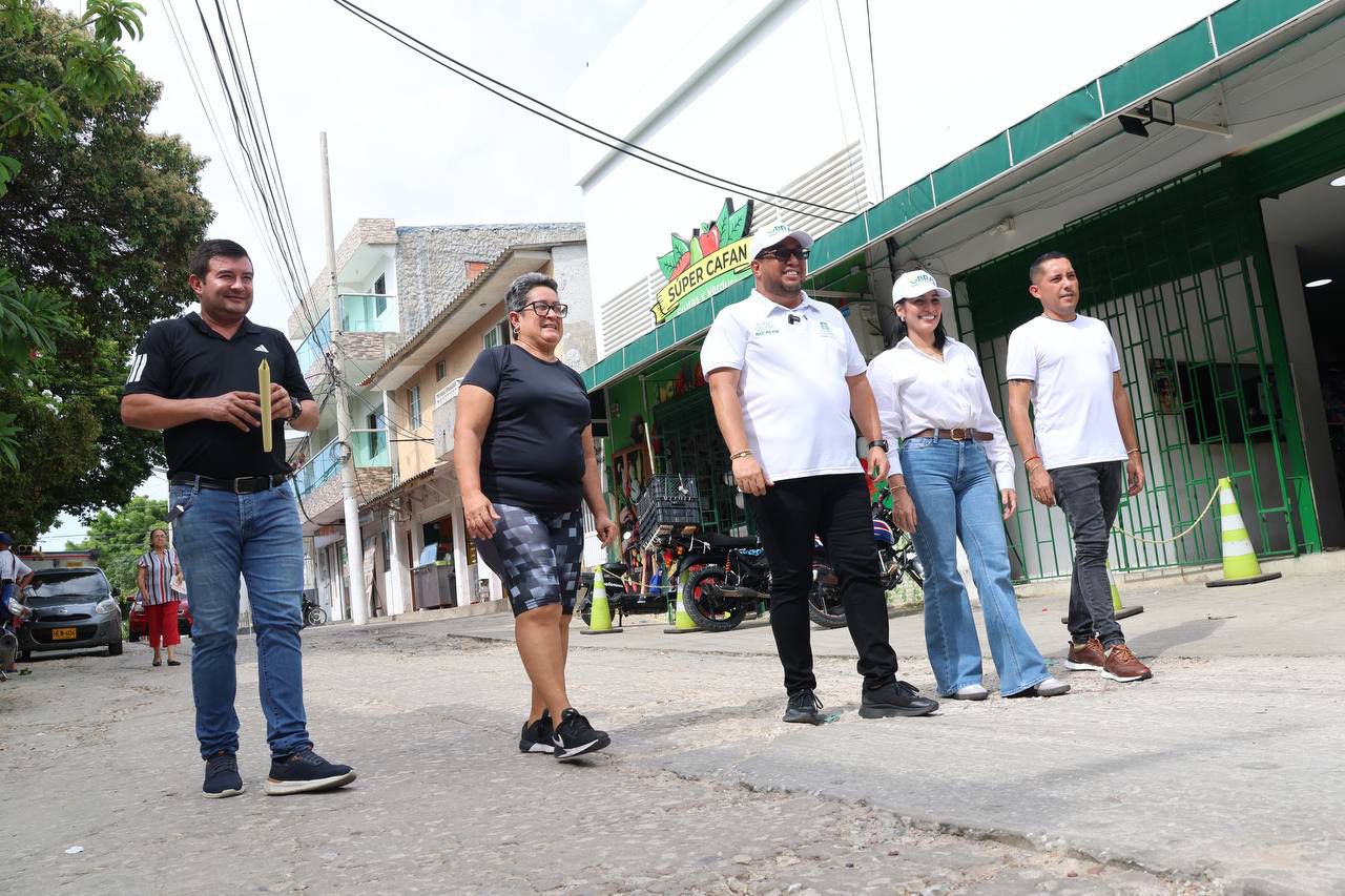 Con la intervención de más de 100 metros lineales, inició la recuperación de la malla vial en el sector comercial de Puerto Colombia