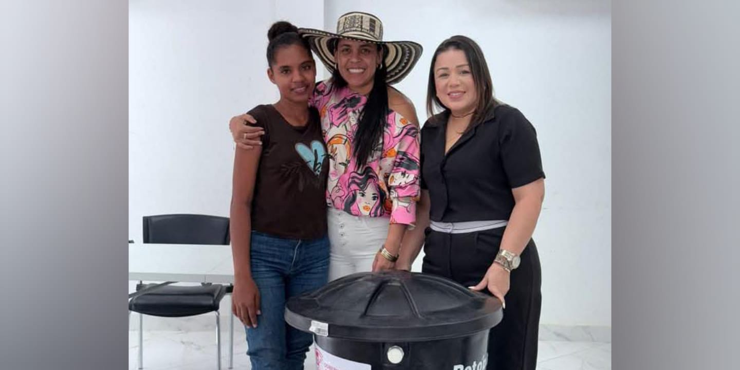 En Manatí se entregan tanques para almacenamiento de agua dentro de los programas de prevención del dengue, chikungunya y Zika