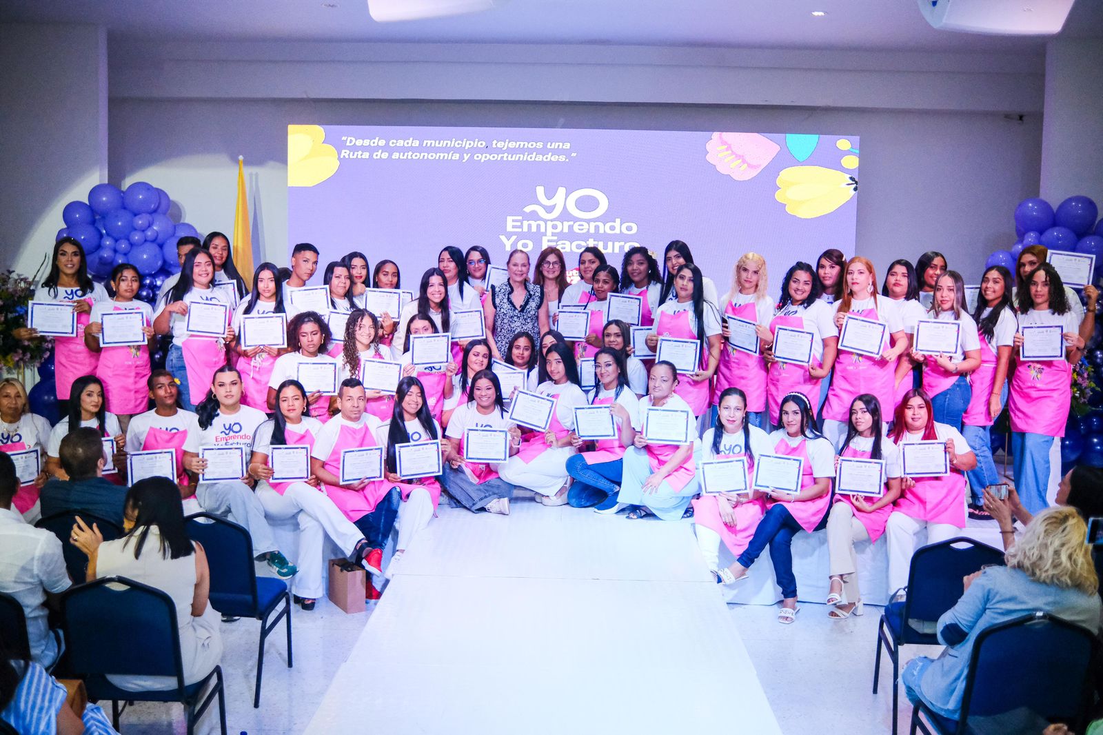 Más mujeres siguen emprendiendo y facturando en el Atlántico: gobernador Verano