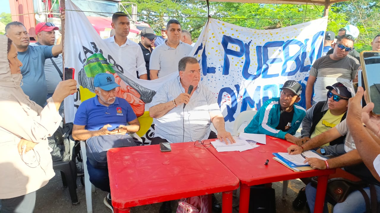 Tras protestas de la comunidad por incumplimientos en las obras, alcalde de Sabanalarga anuncia caducidad de contrato de alcantarillado en La Unión