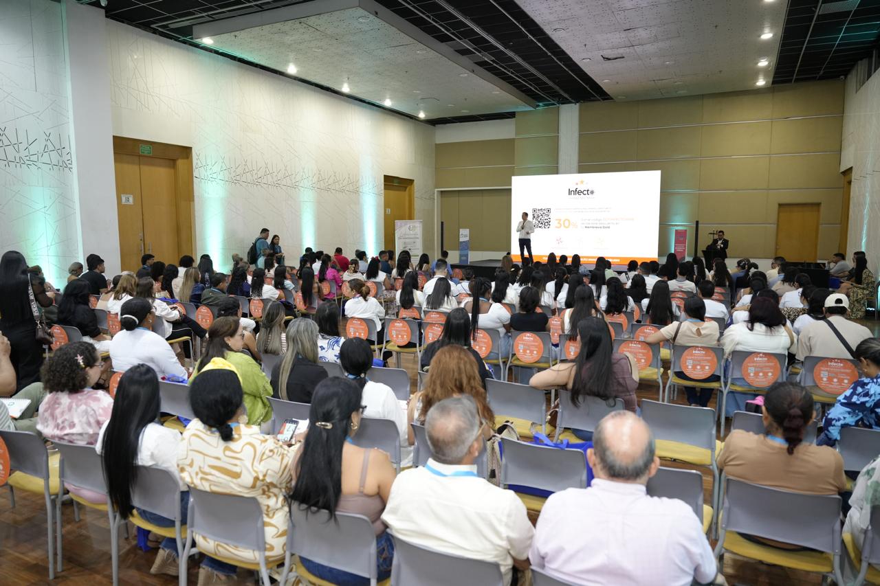 Expertos abordaron retos en dengue, VIH y tuberculosis durante el Tercer Simposio de Infectología en Barranquilla