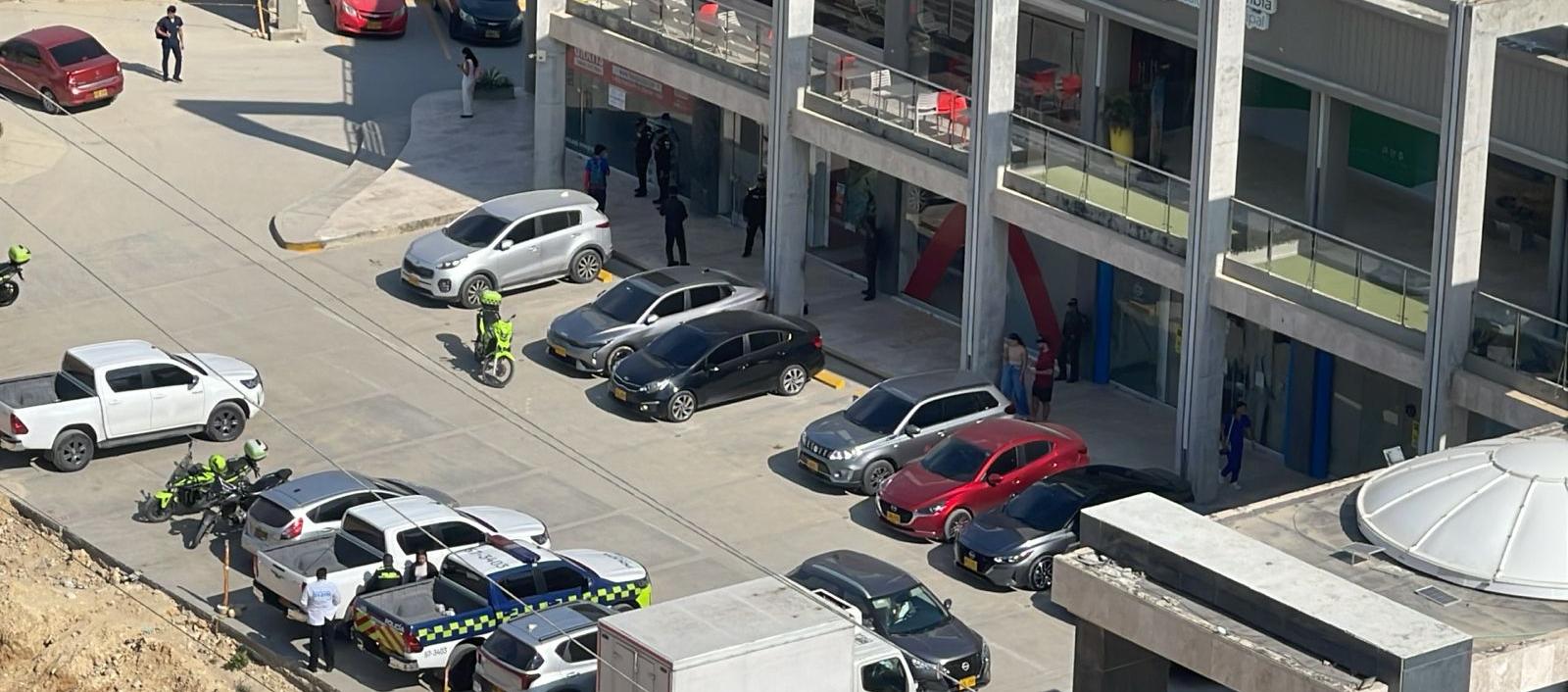 ‘Taquillazo’ en sucursal de Davivienda del centro comercial Le Champ, en Villa Campestre