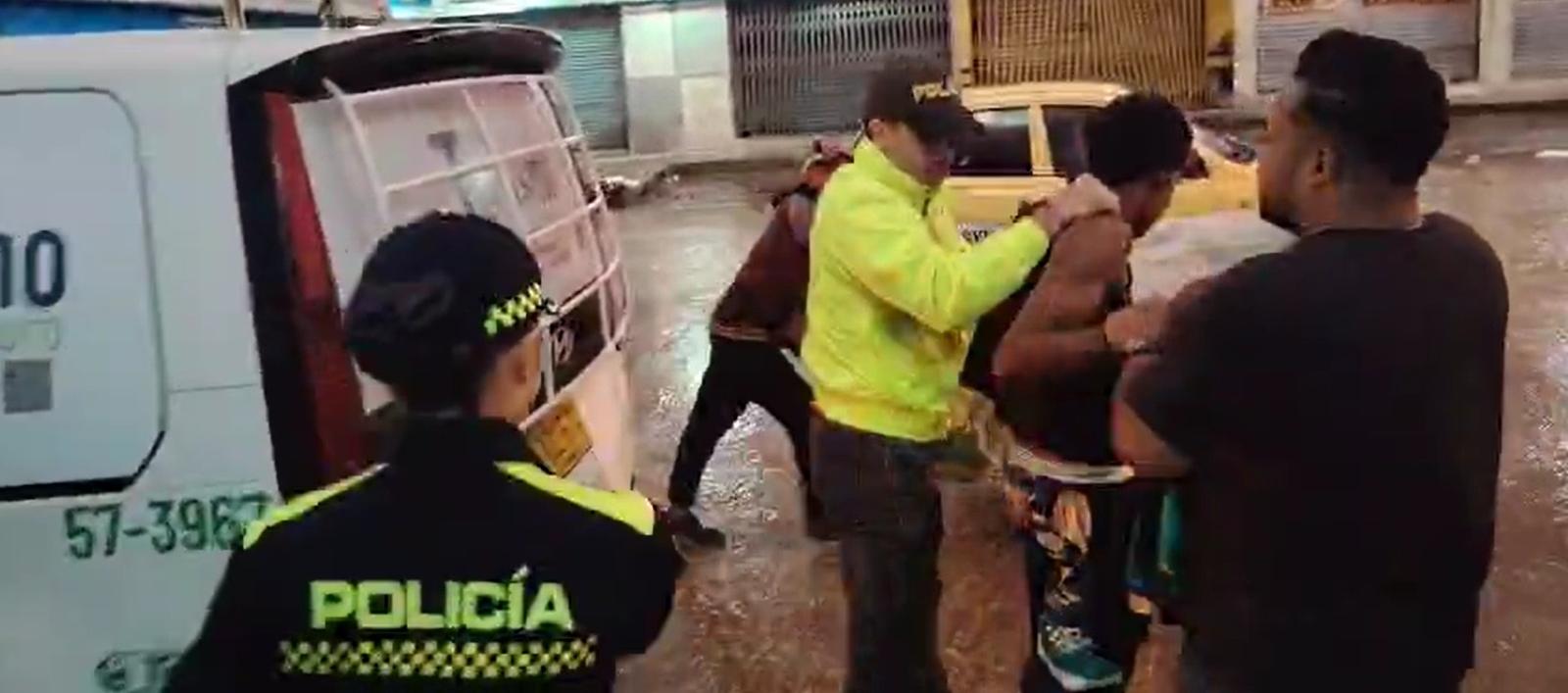Víctima de extorsión recibió video intimidante con fusil y amenazas de muerte