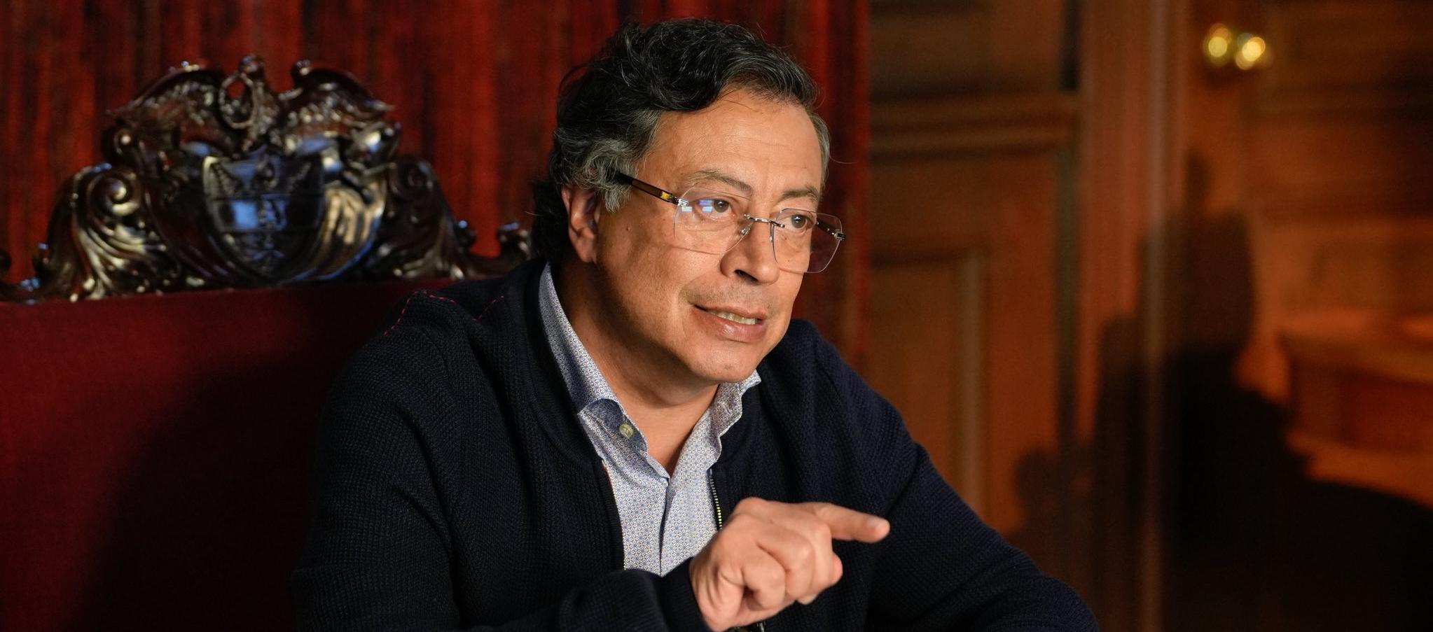 «No vine de parranda, aquí nadie se toma un trago mientras trabaja»: Petro