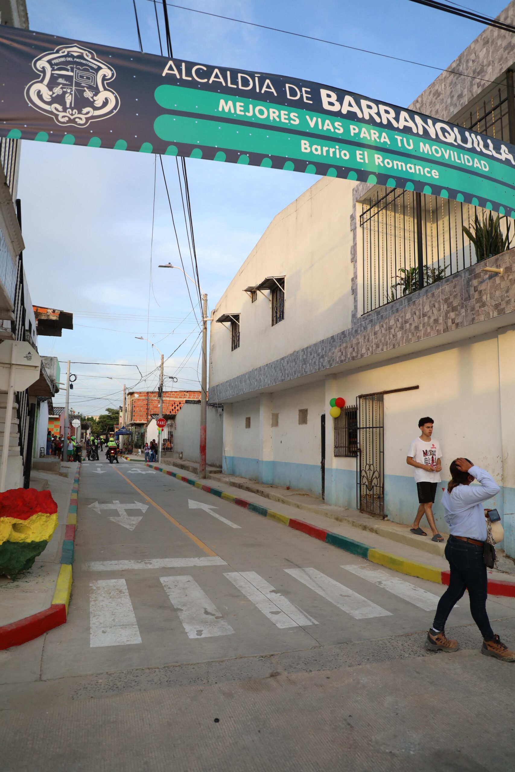 Alcalde Char entrega nuevas vías en El Romance
