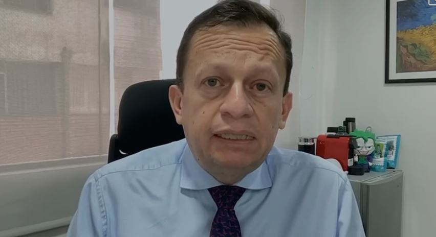 infectologo Carlos Eduardo Pérez Díaz