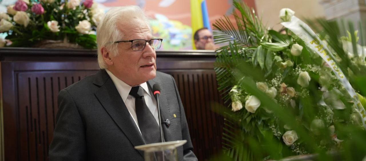 Miguel ha recibido una despedida digna de su lucha y trayectoria: papá del senador