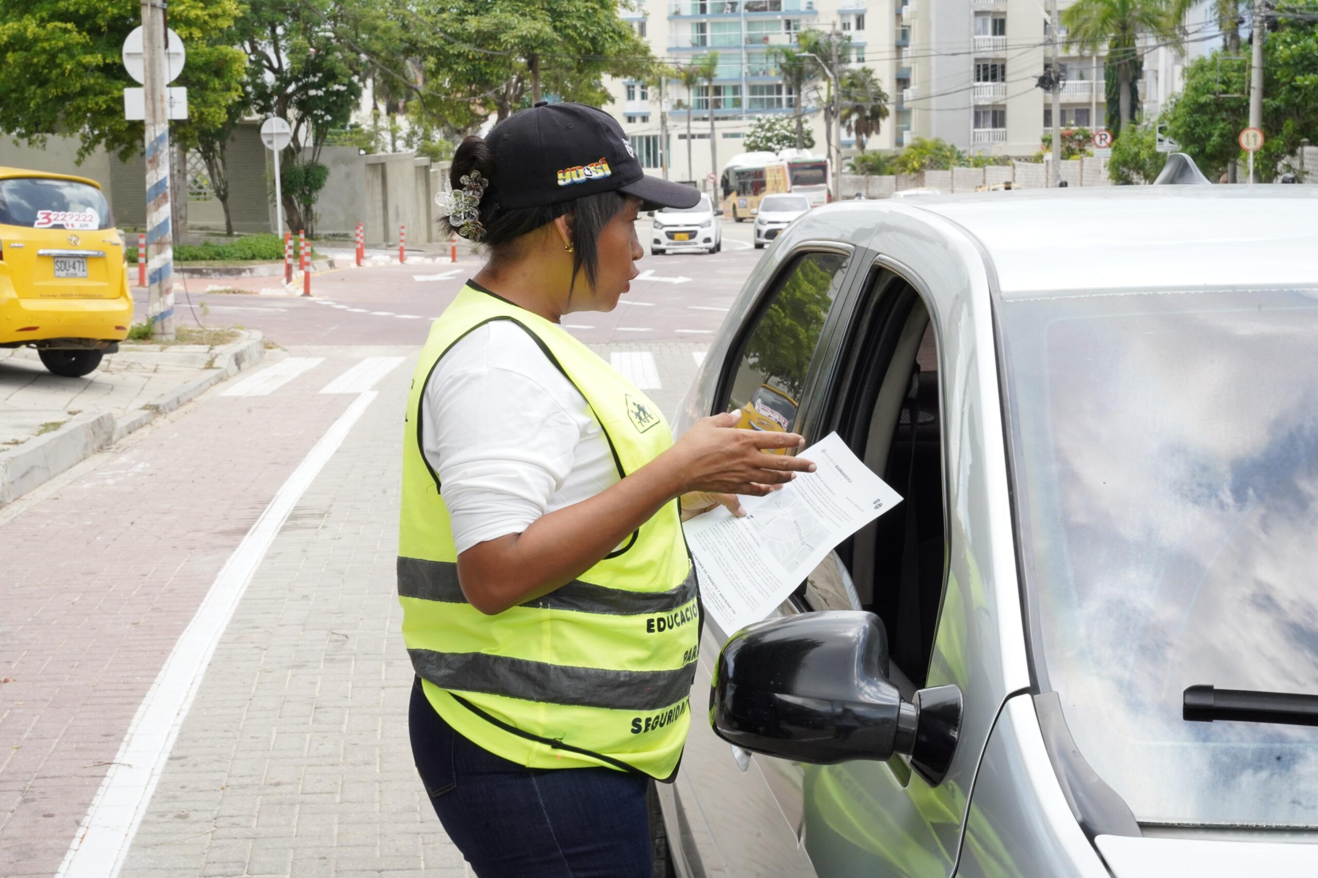 Implementan cambio vial en la carrera 43 entre calles 97 y 96 en Barranquilla