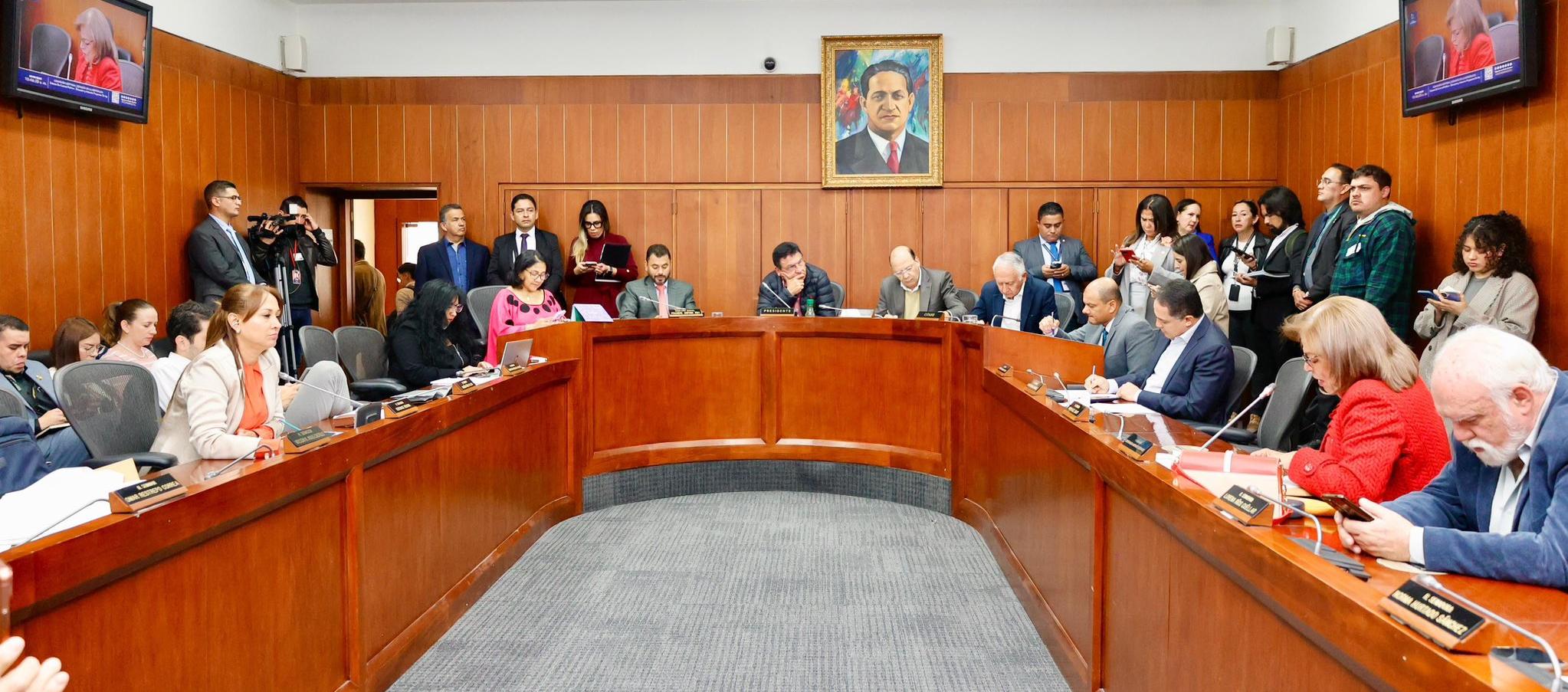 «Ya ni pena les da»: Benedetti sobre suspensión de debate de Reforma a la Salud