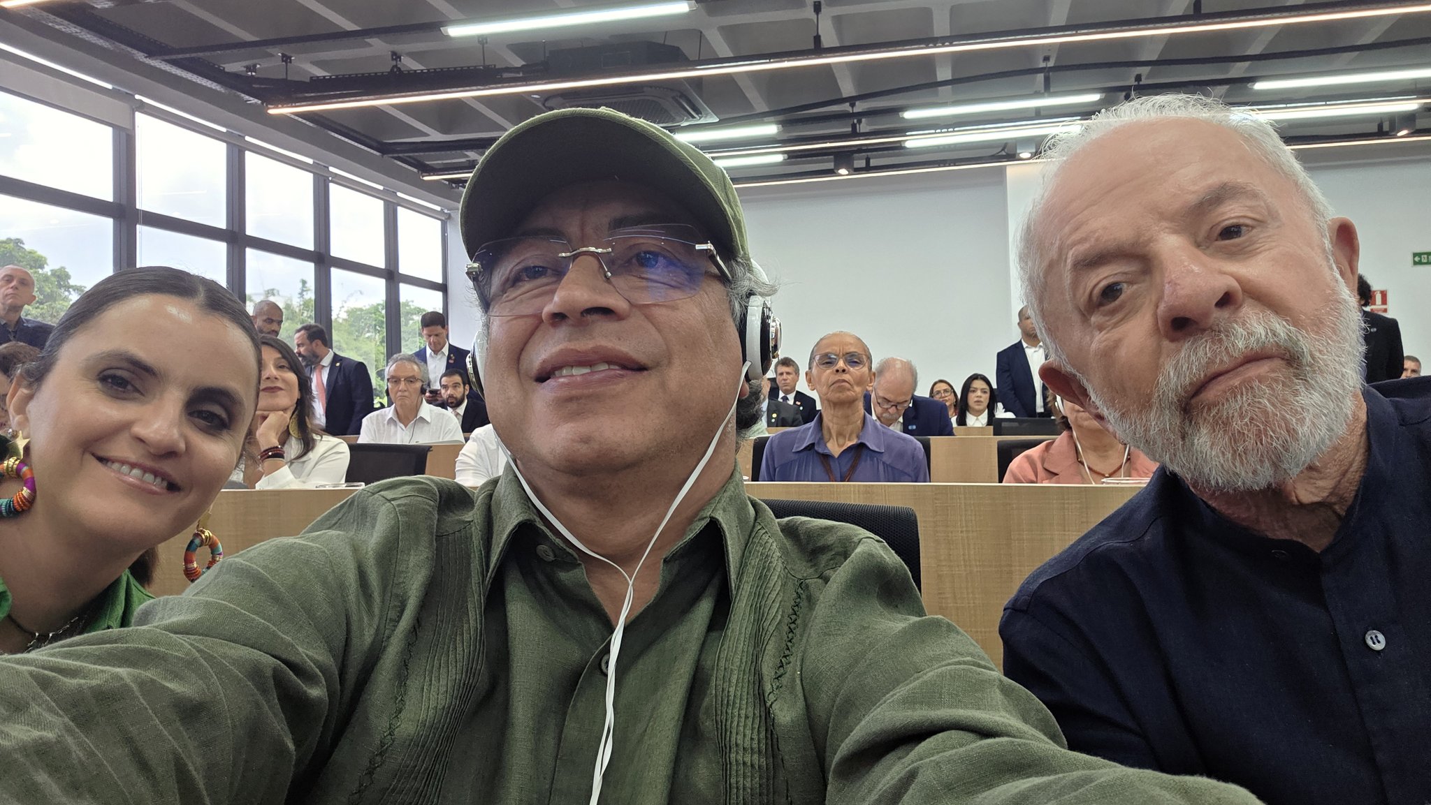 Petro propone en Manaos erradicar el petróleo y legalizar la cocaína para salvar la Amazonía