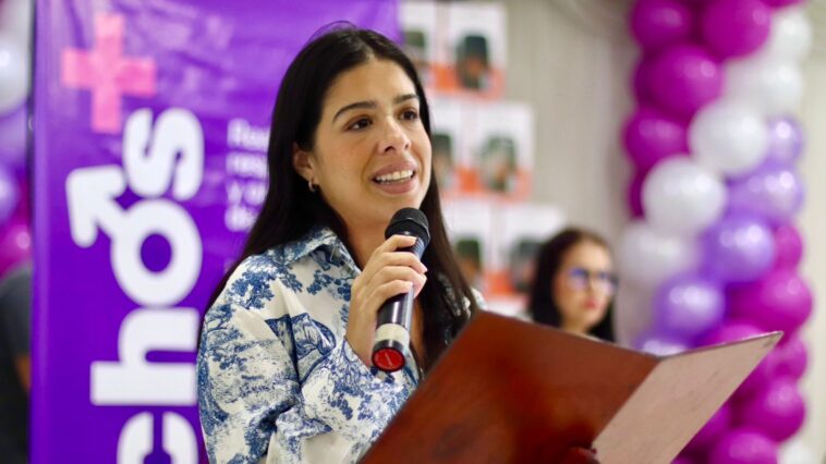 María Lourdes Davila