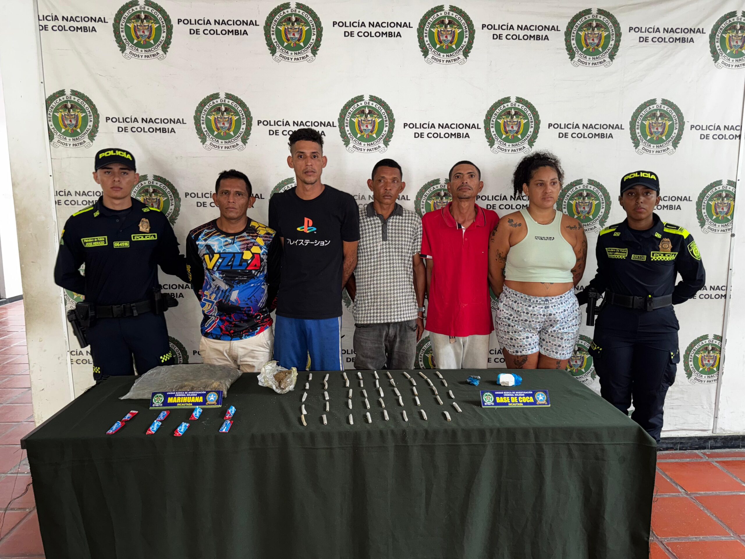 Policía captura a cinco presuntos expendedores de estupefacientes en Soledad durante allanamientos