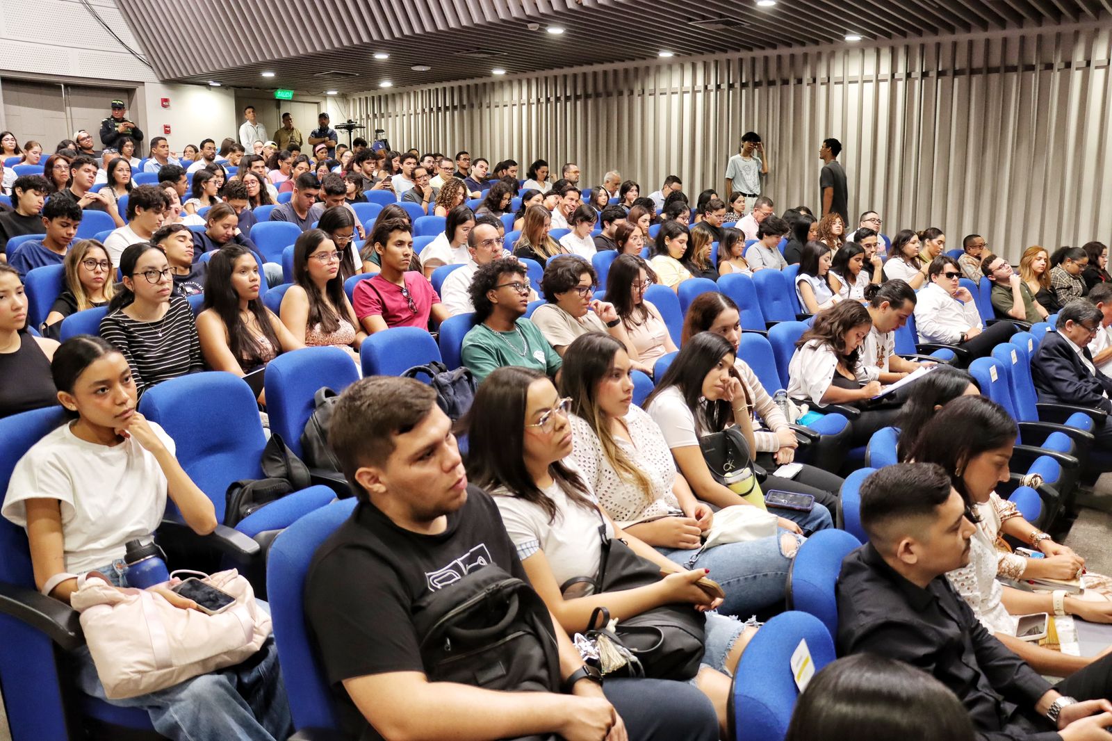 Gobernador Verano invitó a los jóvenes a liderar el referendo para la autonomía territorial