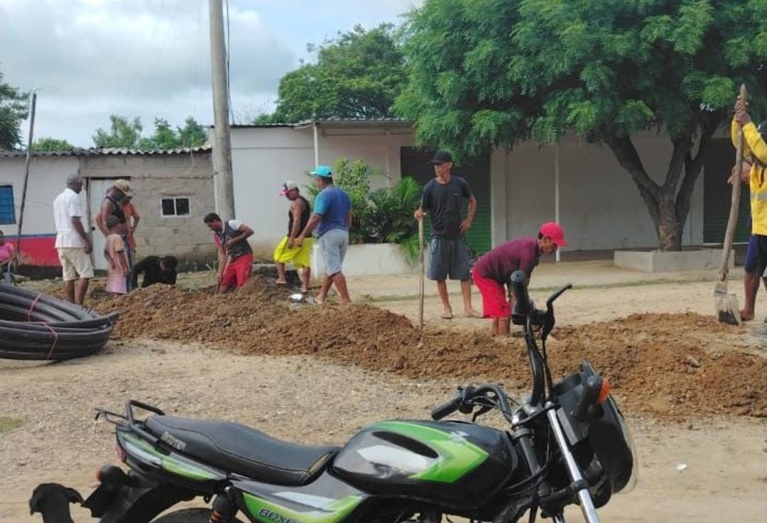 Alcaldía de Manatí conectó al barrio Villa Felicidad al sistema de agua potable