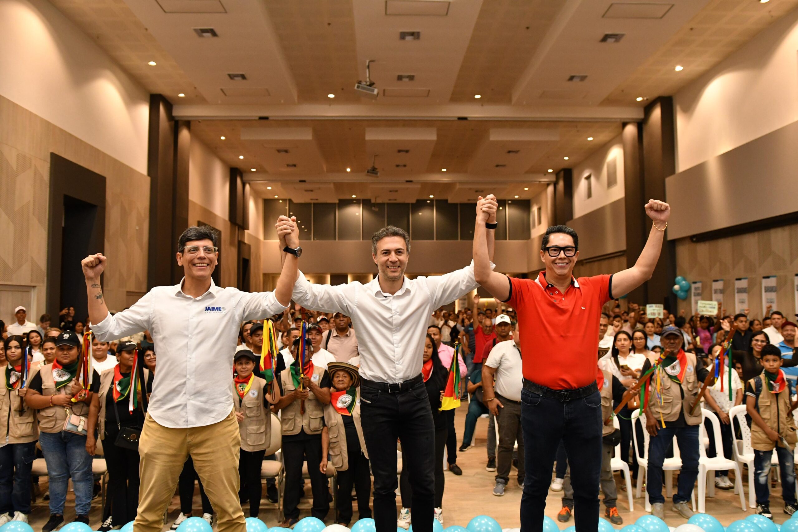 Pedro Flórez y Jaime Santamaría reciben masivo apoyo en el norte de Barranquilla